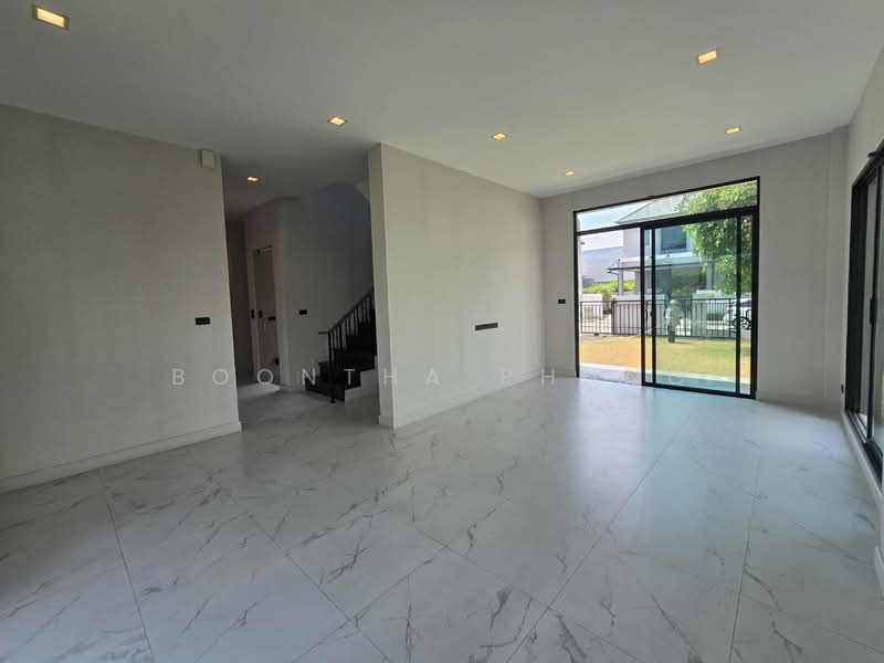 Bangkok Boulevard Rama 5, Nonthaburi, 34-38 Atchariya Prasith Road, Mahasawat, Bang Kruai, Nonthaburi, 5 Bedrooms, 245 sqm, Single Detached House For Rent, by Boontha Phung, 500198768 - DDproperty.com