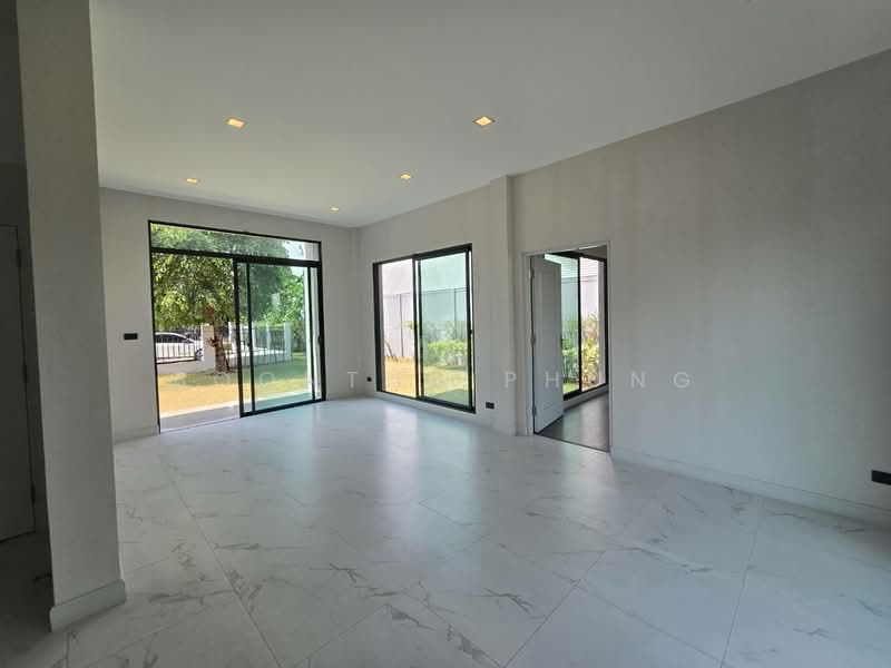 Bangkok Boulevard Rama 5, Nonthaburi, 34-38 Atchariya Prasith Road, Mahasawat, Bang Kruai, Nonthaburi, 5 Bedrooms, 245 sqm, Single Detached House For Rent, by Boontha Phung, 500198768 - DDproperty.com