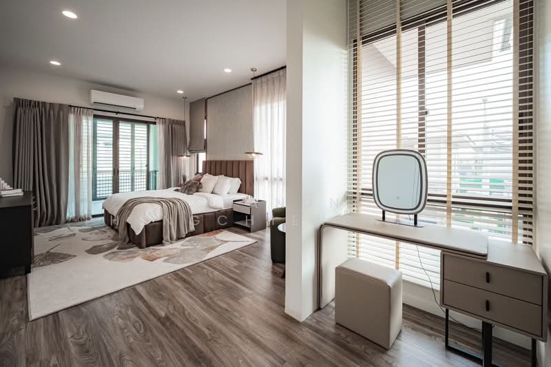 Burasiri Krungthep Kreetha, Bangkok, 95 Soi Pracha Ruam Chai, Hua Mak, Bang Kapi, Bangkok, 4 Bedrooms, 238 sqm, Single Detached House For Rent, by Chanon Phangchienghien, 500198794 - DDproperty.com