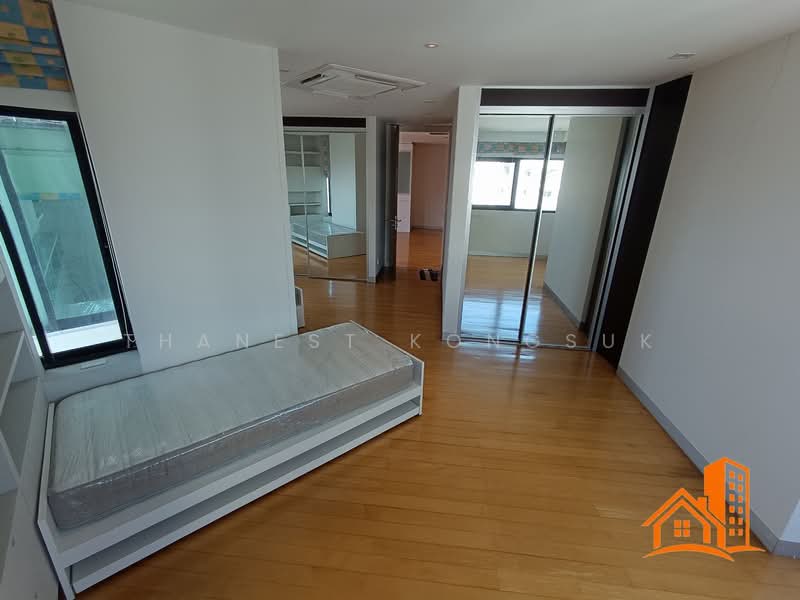 Sathorn Gardens, Bangkok, 39 South Sathorn Road, Thung Maha Mek, Sathon, Bangkok, 3 Bedrooms, 230 sqm, Condo For Sale, by Thanest Kongsuk, 500198832 - DDproperty.com