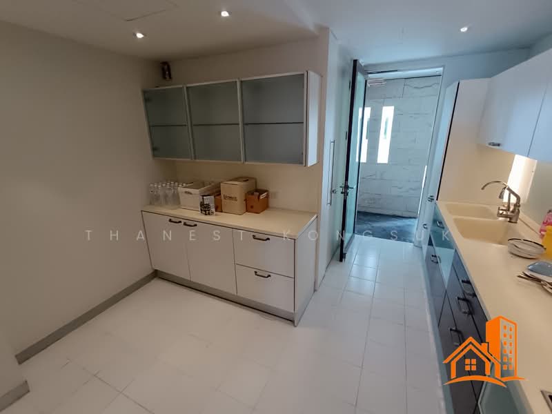 Sathorn Gardens, Bangkok, 39 South Sathorn Road, Thung Maha Mek, Sathon, Bangkok, 3 Bedrooms, 230 sqm, Condo For Sale, by Thanest Kongsuk, 500198832 - DDproperty.com