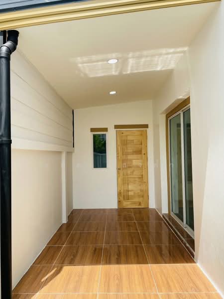 ขายบ้านแฝดรีโนเวทใหม่ ม.เมโทรปาร์ค เขาน้ำซับ ศรีราชา, ชลบุรี, ทุ่งสุขลา, ศรีราชา, ชลบุรี, 120 ตร.ม., บ้านแฝด ขาย, โดย ดุสิต แสงฟ้า, 500198875 - DDproperty.com