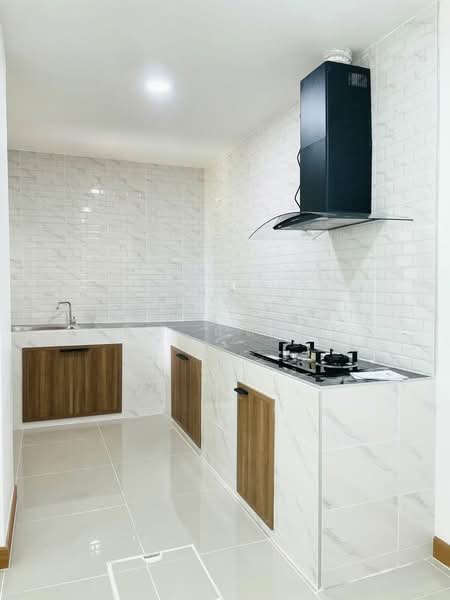 ขายบ้านแฝดรีโนเวทใหม่ ม.เมโทรปาร์ค เขาน้ำซับ ศรีราชา, ชลบุรี, ทุ่งสุขลา, ศรีราชา, ชลบุรี, 120 ตร.ม., บ้านแฝด ขาย, โดย ดุสิต แสงฟ้า, 500198875 - DDproperty.com