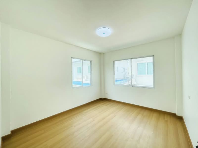 ขายบ้านแฝดรีโนเวทใหม่ ม.เมโทรปาร์ค เขาน้ำซับ ศรีราชา, ชลบุรี, ทุ่งสุขลา, ศรีราชา, ชลบุรี, 120 ตร.ม., บ้านแฝด ขาย, โดย ดุสิต แสงฟ้า, 500198875 - DDproperty.com