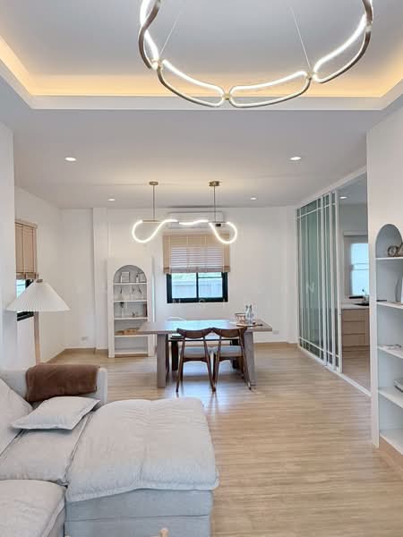 บ้านในโครงการ ให้เช่า – ใกล้โรงเรียนต้นกล้า เพียง 5 นาที ค่าเช่า 35,000 บาท / เดือน : No.11H632, Chiang Mai, Nong Chom, San Sai, Chiang Mai, 4 Bedrooms, 325 sqm, Single Detached House For Rent, by Rutchaporn Tunsiri, 500198909 - DDproperty.com