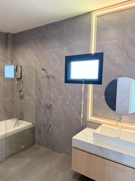 บ้านในโครงการ ให้เช่า – ใกล้โรงเรียนต้นกล้า เพียง 5 นาที ค่าเช่า 35,000 บาท / เดือน : No.11H632, Chiang Mai, Nong Chom, San Sai, Chiang Mai, 4 Bedrooms, 325 sqm, Single Detached House For Rent, by Rutchaporn Tunsiri, 500198909 - DDproperty.com