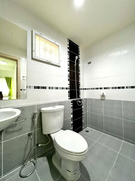 ขายบ้านแฝดสไตล์บ้านเดี่ยว ม.แมกโนลีย์ สวนเสือ ศรีราชา, Chon Buri (Pattaya), Surasak, Si Racha, Chon Buri (Pattaya), 3 Bedrooms, 120 sqm, Semi-Detached House (Twin House) For Sale, by Dusit Saengfa, 500198949 - DDproperty.com