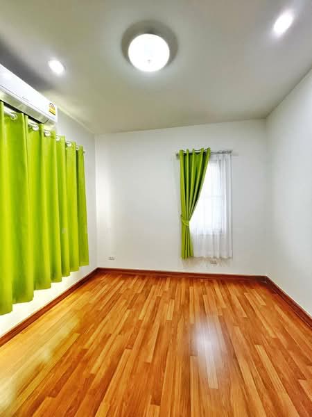 ขายบ้านแฝดสไตล์บ้านเดี่ยว ม.แมกโนลีย์ สวนเสือ ศรีราชา, Chon Buri (Pattaya), Surasak, Si Racha, Chon Buri (Pattaya), 3 Bedrooms, 120 sqm, Semi-Detached House (Twin House) For Sale, by Dusit Saengfa, 500198949 - DDproperty.com