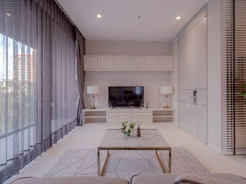 Vittorio 39, Bangkok, 8 Sukhumvit, Khlong Tan Nua, Watthana, Bangkok, 2 Bedrooms, 127 sqm, Condo For Rent, by Rungtiwa Chinchai, 500198950 - DDproperty.com