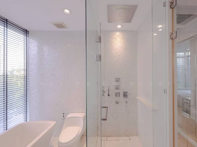 Vittorio 39, Bangkok, 8 Sukhumvit, Khlong Tan Nua, Watthana, Bangkok, 2 Bedrooms, 127 sqm, Condo For Rent, by Rungtiwa Chinchai, 500198950 - DDproperty.com