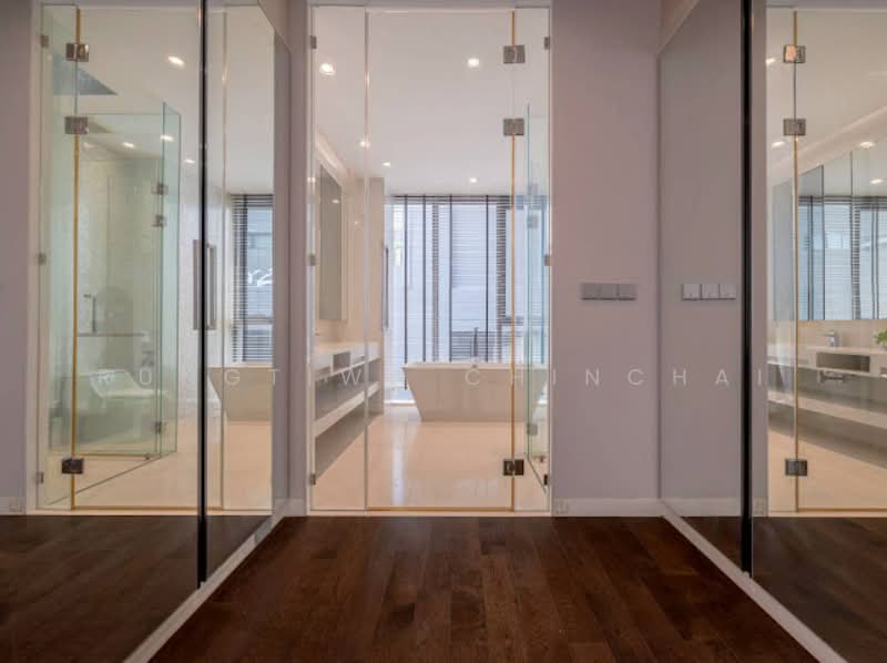 Vittorio 39, Bangkok, 8 Sukhumvit, Khlong Tan Nua, Watthana, Bangkok, 2 Bedrooms, 138 sqm, Condo For Rent, by Rungtiwa Chinchai, 500198950 - DDproperty.com