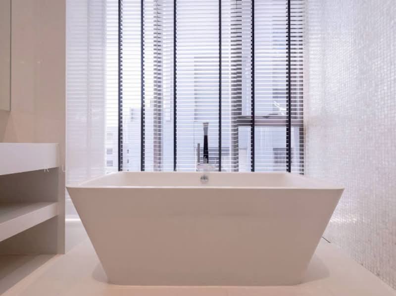 Vittorio 39, Bangkok, 8 Sukhumvit, Khlong Tan Nua, Watthana, Bangkok, 2 Bedrooms, 138 sqm, Condo For Rent, by Rungtiwa Chinchai, 500198950 - DDproperty.com