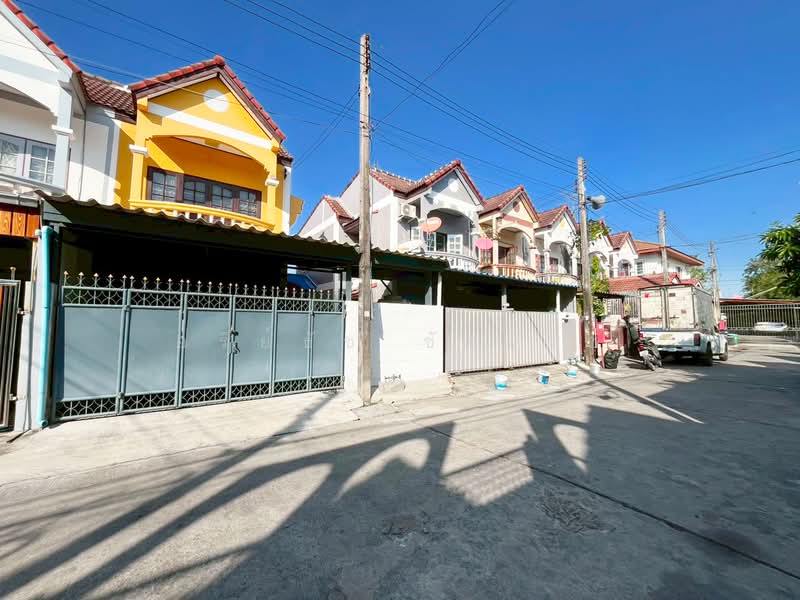 หมู่บ้านอุดมทรัพย์ คูคต-ซอยเปียร์นนท์, ปทุมธานี, ลาดสวาย, ลำลูกกา, ปทุมธานี, 114 ตร.ม., ทาวน์เฮ้าส์ ขาย, โดย อริย์ธัช ชัยเวช, 500198955 - DDproperty.com