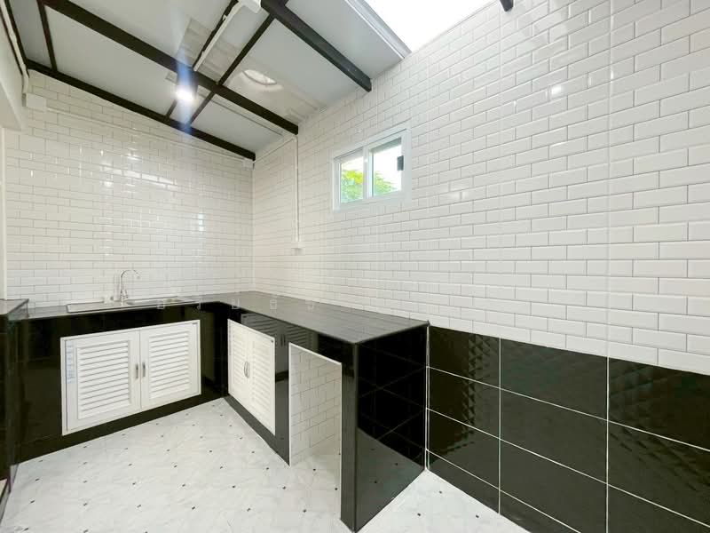 หมู่บ้านกมลลักษณ์ : Kamon Lak Village, นนทบุรี, บางรักพัฒนา, บางบัวทอง, นนทบุรี, 64 ตร.ม., ทาวน์เฮ้าส์ ขาย, โดย อริย์ธัช ชัยเวช, 500198963 - DDproperty.com