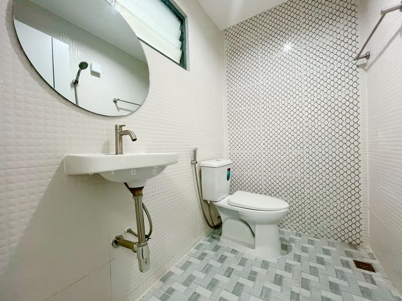 หมู่บ้านกมลลักษณ์ : Kamon Lak Village, นนทบุรี, บางรักพัฒนา, บางบัวทอง, นนทบุรี, 64 ตร.ม., ทาวน์เฮ้าส์ ขาย, โดย อริย์ธัช ชัยเวช, 500198963 - DDproperty.com