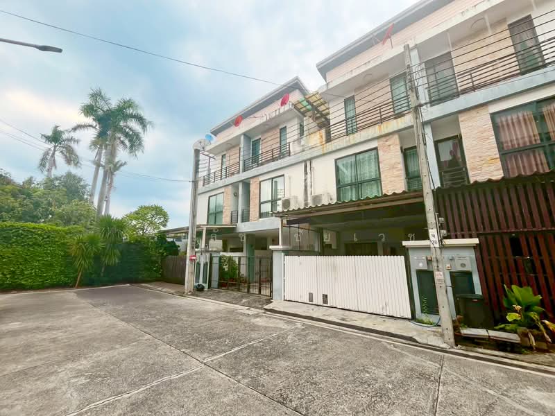 Merit Place 3 Ladprao 87, Bangkok, Khlong Chaokhun Sing, Wang Thonglang, Bangkok, 3 Bedrooms, 70 sqm, Townhouse For Sale, by อริย์ธัช ชัยเวช, 500198981 - DDproperty.com