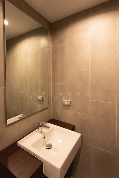 C Ekkamai, Bangkok, 888 Soi Sukhumvit 63, Sukhumvit Road, Khlong Tan Nua, Watthana, Bangkok, 1 Bedroom, 30 sqm, Condo For Rent, by Juthabhorn Uppachit (Amy), 500198991 - DDproperty.com