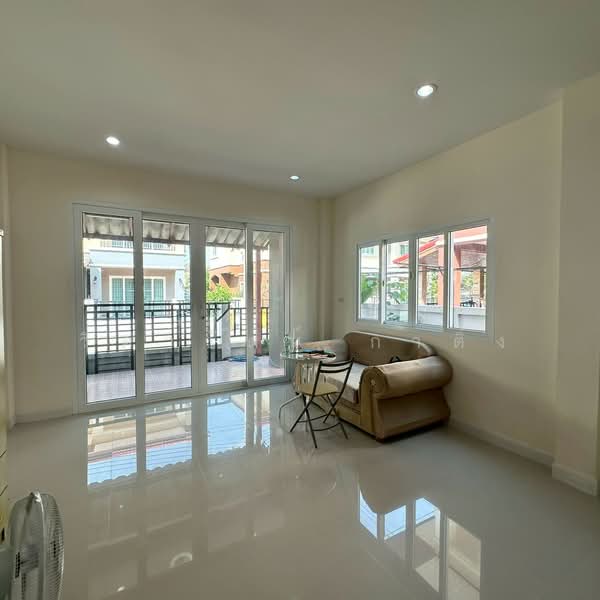 Baan Kittichai 18, Nakhon Pathom, Mahasawat, Phuttha Mon Thon, Nakhon Pathom, 3 Bedrooms, 130 sqm, Semi-Detached House (Twin House) For Sale, by วิดารัตน์ กาติ้ง, 500199026 - DDproperty.com