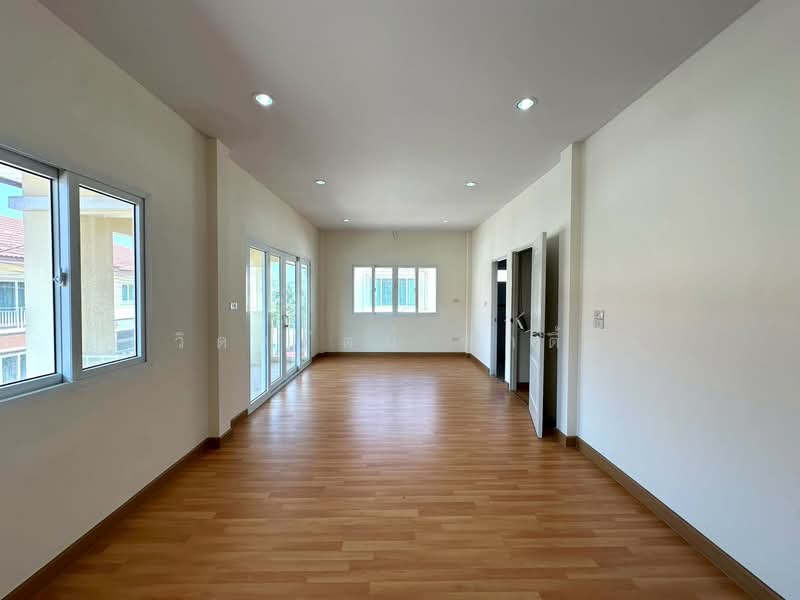 Baan Kittichai 18, Nakhon Pathom, Mahasawat, Phuttha Mon Thon, Nakhon Pathom, 3 Bedrooms, 130 sqm, Semi-Detached House (Twin House) For Sale, by วิดารัตน์ กาติ้ง, 500199026 - DDproperty.com