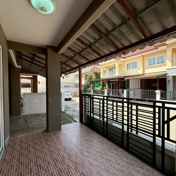 Baan Kittichai 18, Nakhon Pathom, Mahasawat, Phuttha Mon Thon, Nakhon Pathom, 3 Bedrooms, 130 sqm, Semi-Detached House (Twin House) For Sale, by วิดารัตน์ กาติ้ง, 500199026 - DDproperty.com