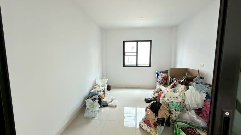 SKY Donmueang - Songprapha, Bangkok, Soi Pracha-u-tit 4, Pracha-u-tit Road, Si Khan, Don Mueang, Bangkok, 4 Bedrooms, 240 sqm, Single Detached House For Rent, by Pongpan Matkhao, 500199080 - DDproperty.com
