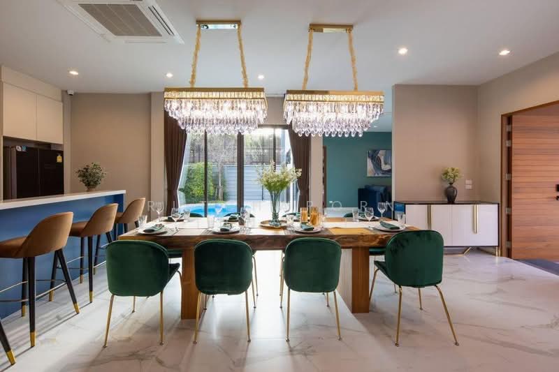 Pool Villa ให้เช่า ใกล้กาดฝรั่ง เพียง 5 นาที ค่าเช่า 99,000 บาท / เดือน รหัสทรัพย์ : No.14P018, Chiang Mai, Ban Waen, Hang Dong, Chiang Mai, 5 Bedrooms, 200 sqm, Single Detached House For Rent, by Rutchaporn Tunsiri, 500199114 - DDproperty.com