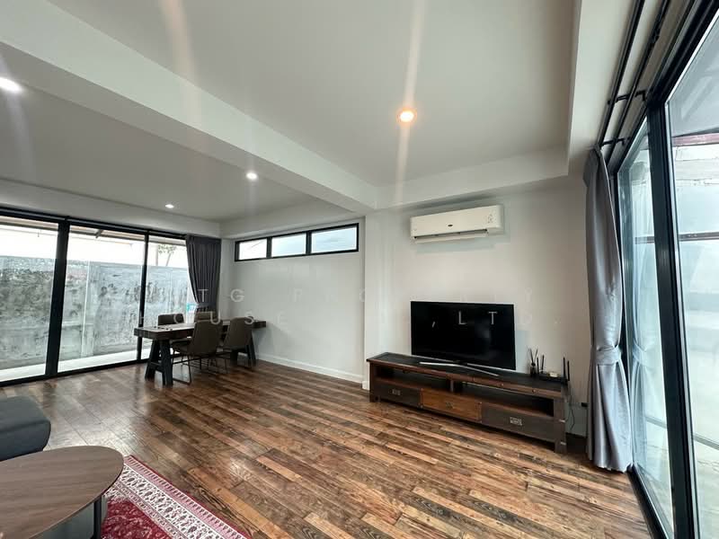 NG276 ให้เช่าบ้านเดี่ยว 3 ชั้น ตกแต่งสวยพร้อมอยู่ ลาดพร้าว 80 ห้วยขวาง เงียบสงบ ใจกลางเมือง, กรุงเทพ, ประชาราษฎร์บำเพ็ญ26, วังทองหลาง, วังทองหลาง, กรุงเทพ, 300 ตร.ม., บ้านเดี่ยว ให้เช่า, โดย NTG Property House Co.,Ltd., 500199124 - DDproperty.com