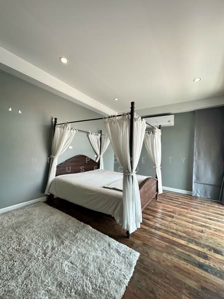 NG276 ให้เช่าบ้านเดี่ยว 3 ชั้น ตกแต่งสวยพร้อมอยู่ ลาดพร้าว 80 ห้วยขวาง เงียบสงบ ใจกลางเมือง, Bangkok, ประชาราษฎร์บำเพ็ญ26, Wang Thonglang, Wang Thonglang, Bangkok, 3 Bedrooms, 300 sqm, Single Detached House For Rent, by NTG Property House Co.,Ltd., 500199124 - DDproperty.com