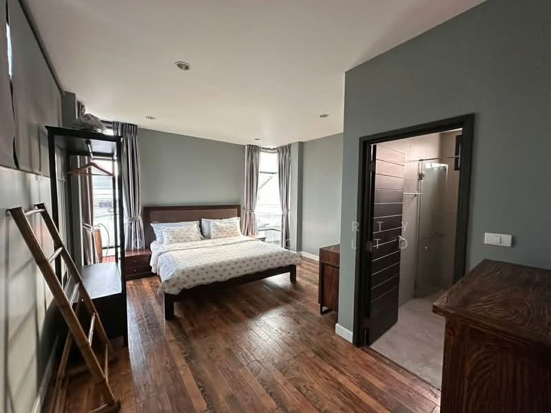 NG276 ให้เช่าบ้านเดี่ยว 3 ชั้น ตกแต่งสวยพร้อมอยู่ ลาดพร้าว 80 ห้วยขวาง เงียบสงบ ใจกลางเมือง, Bangkok, ประชาราษฎร์บำเพ็ญ26, Wang Thonglang, Wang Thonglang, Bangkok, 3 Bedrooms, 300 sqm, Single Detached House For Rent, by NTG Property House Co.,Ltd., 500199124 - DDproperty.com