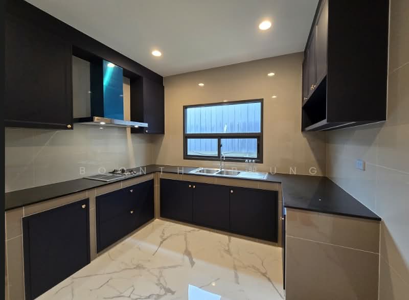 Setthasiri Ratchapruek-Nakhon In, Nonthaburi, 168 Bang Yai-Bang Khu Lat Rd, Bang Len, Bang Yai, Nonthaburi, 4 Bedrooms, 285 sqm, Single Detached House For Sale, by Boontha Phung, 500199160 - DDproperty.com