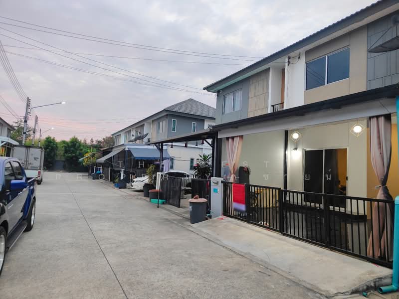 หมู่บ้านพฤกษา 137 บ้านโพธิ์-มอเตอร์เวย์ ฉะเชิงเทรา, Chachoengsao, Tha Sa-an, Bang Pakong, Chachoengsao, 4 Bedrooms, 120 sqm, Townhouse For Sale, by The Best Property  ซายน์, 500199164 - DDproperty.com