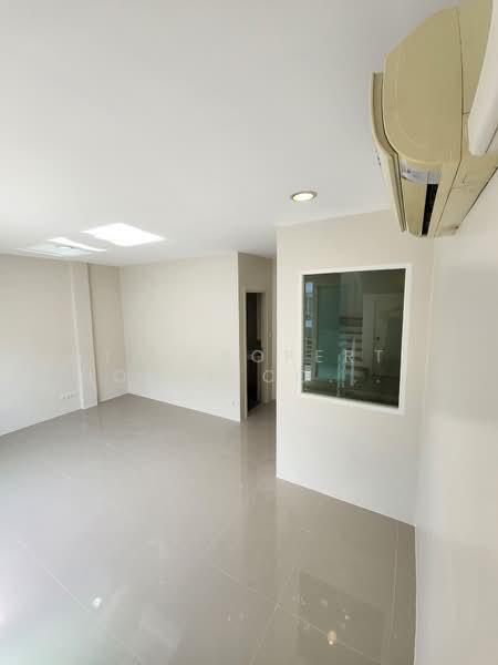 Baan Klang Muang S-Sense Rama 9-Ladprao, Bangkok, Soi Ladprao 84, Ladprao Road, Wang Thonglang, Wang Thonglang, Bangkok, 4 Bedrooms, 160 sqm, Townhouse For Rent, by NTG Property House Co.,Ltd., 500199199 - DDproperty.com