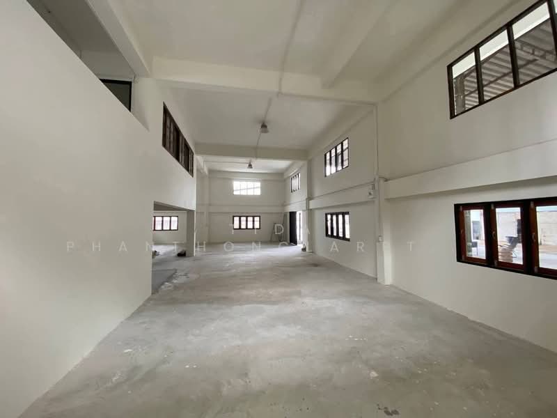 Warehouse for rent in Bangna area, with a 3-story building on a 1-rai plot of land, near Central Ban, Bangkok, Bang Na Nuea, Bang Na, Bangkok, , 1,600 sqm, Office Space For Rent, by Tida phanthonglarptawee, 500199214 - DDproperty.com
