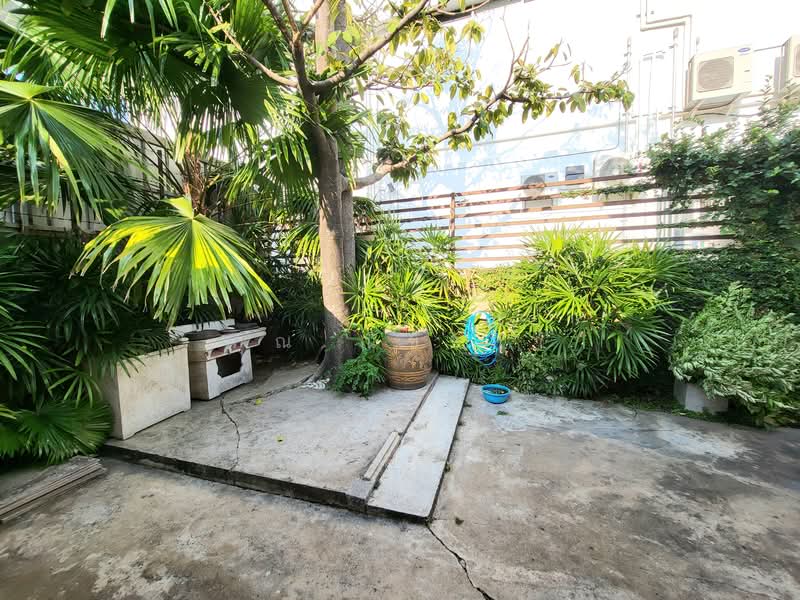 ขายบ้านเดี่ยว หมู่บ้านเสรี 7 พระราม 9 ซอย 62 ขนาด 79 ตร.ว. 3 ห้องนอน ใกล้ The Nine พระราม 9, Bangkok, Suan Luang, Suan Luang, Bangkok, 3 Bedrooms, 180 sqm, Single Detached House For Sale, by คุณ ณิชาภา, 500199219 - DDproperty.com