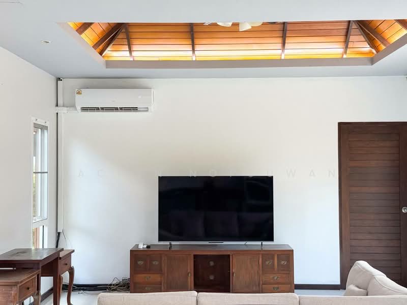 For Rent: Resort-style pool villa, Koh Kaew, Phuket. Private pool. Rent: 150,000 THB/month, Phuket, Ko Kaeo, Muang Phuket, Phuket, 2 Bedrooms, 240 sqm, Villa For Rent, by Rachen Nopsuwan, 500199226 - DDproperty.com