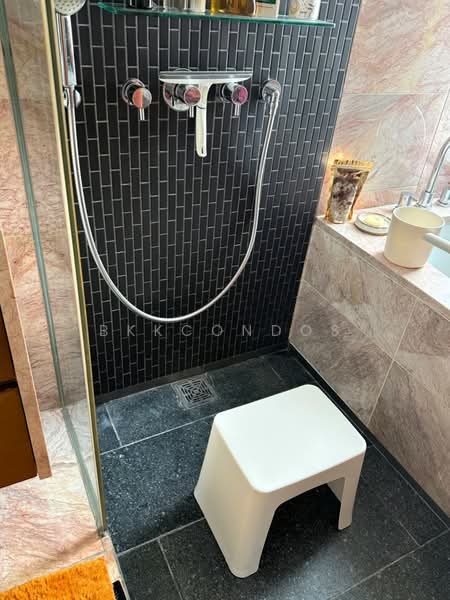 Hansar Rajdamri, Bangkok, 3-250 Soi Mahatlek Luang 2, Lumphini, Pathum Wan, Bangkok, 2 Bedrooms, 106 sqm, Condo For Sale, by BKKCONDOS, 500199251 - DDproperty.com