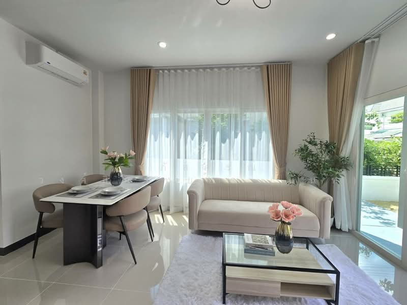 หมู่บ้าน บ้านสวน ร่มเกล้า-สุวรรณภูมิ แขวงมีนบุรี เขตมีนบุรี, กรุงเทพ, ร่มเกล้า, มีนบุรี, มีนบุรี, กรุงเทพ, 200 ตร.ม., บ้านเดี่ยว ขาย, โดย นภัสศรณ์ วงศ์สินไทยกร (นันท์), 500199318 - DDproperty.com