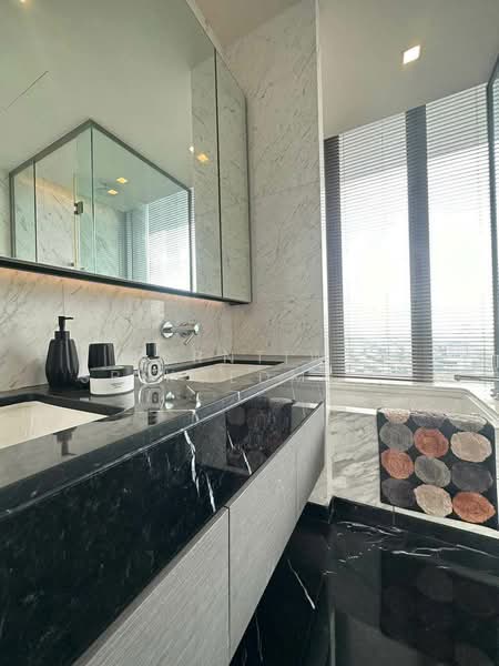 Saladaeng One, Bangkok, Sala Daeng 1 Alley, Silom, Bang Rak, Bangkok, 2 Bedrooms, 101 sqm, Condo For Rent, by Porntiwa Srikoedmeesak, 500199346 - DDproperty.com