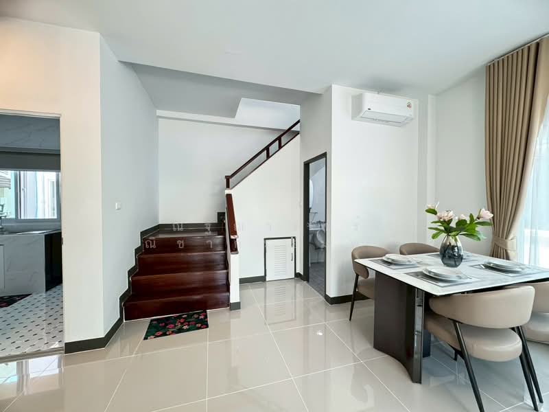 หมู่บ้าน บ้านสวนร่มเกล้า-สุวรรณภูมิ ถ.ร่มเกล้า, กรุงเทพ, ร่มเกล้า, มีนบุรี, มีนบุรี, กรุงเทพ, 200 ตร.ม., บ้านเดี่ยว ขาย, โดย ณัฐฌาพัชร์ ณิชากรอัมพร, 500199366 - DDproperty.com