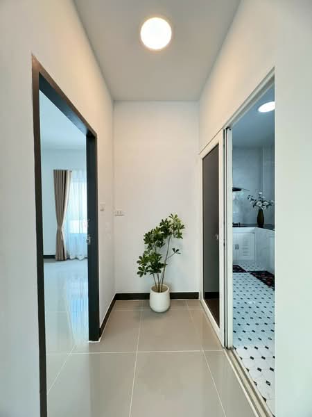 หมู่บ้าน บ้านสวนร่มเกล้า-สุวรรณภูมิ ถ.ร่มเกล้า, กรุงเทพ, ร่มเกล้า, มีนบุรี, มีนบุรี, กรุงเทพ, 200 ตร.ม., บ้านเดี่ยว ขาย, โดย ณัฐฌาพัชร์ ณิชากรอัมพร, 500199366 - DDproperty.com