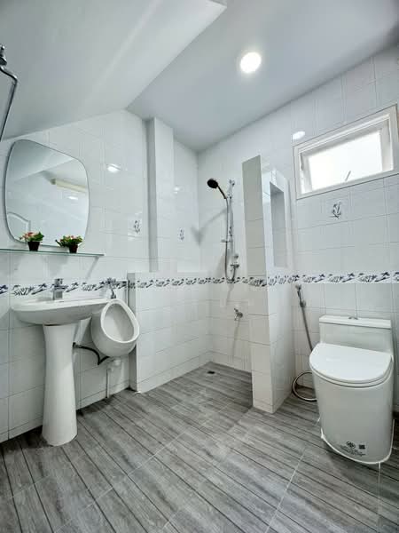 หมู่บ้าน บ้านสวนร่มเกล้า-สุวรรณภูมิ ถ.ร่มเกล้า, กรุงเทพ, ร่มเกล้า, มีนบุรี, มีนบุรี, กรุงเทพ, 200 ตร.ม., บ้านเดี่ยว ขาย, โดย ณัฐฌาพัชร์ ณิชากรอัมพร, 500199366 - DDproperty.com