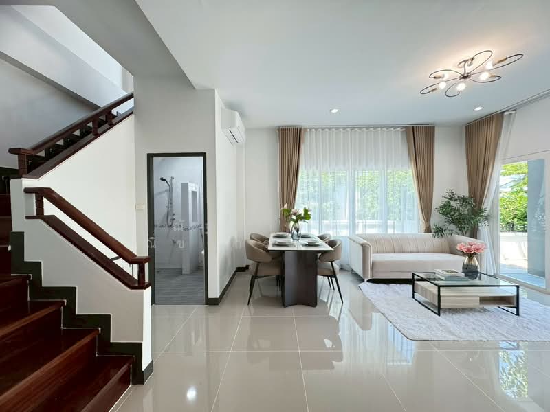 หมู่บ้าน บ้านสวนร่มเกล้า-สุวรรณภูมิ ถ.ร่มเกล้า, กรุงเทพ, ร่มเกล้า, มีนบุรี, มีนบุรี, กรุงเทพ, 200 ตร.ม., บ้านเดี่ยว ขาย, โดย ณัฐฌาพัชร์ ณิชากรอัมพร, 500199366 - DDproperty.com