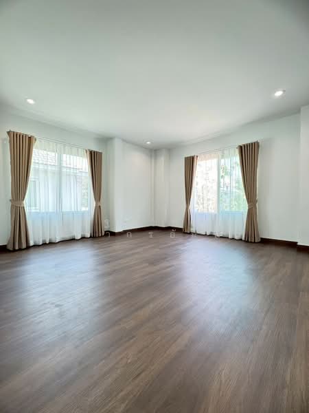 หมู่บ้าน บ้านสวนร่มเกล้า-สุวรรณภูมิ ถ.ร่มเกล้า, กรุงเทพ, ร่มเกล้า, มีนบุรี, มีนบุรี, กรุงเทพ, 200 ตร.ม., บ้านเดี่ยว ขาย, โดย ณัฐฌาพัชร์ ณิชากรอัมพร, 500199366 - DDproperty.com