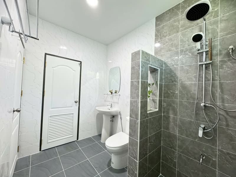 หมู่บ้าน บ้านสวนร่มเกล้า-สุวรรณภูมิ ถ.ร่มเกล้า, Bangkok, ร่มเกล้า, Min Buri, Min Buri, Bangkok, 4 Bedrooms, 200 sqm, Single Detached House For Sale, by ณัฐฌาพัชร์ ณิชากรอัมพร, 500199366 - DDproperty.com