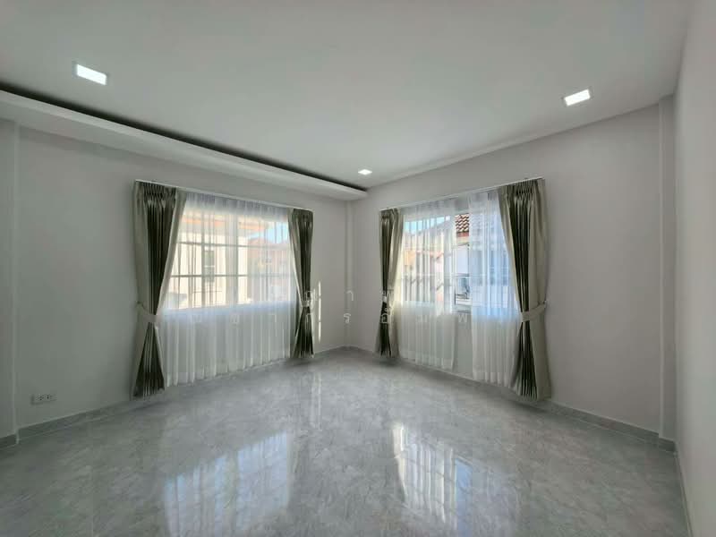 K.C. Park Ville 3, Bangkok, Sam Wa Tawan Tok, Khlong Sam Wa, Bangkok, 4 Bedrooms, 200 sqm, Single Detached House For Sale, by ณัฐฌาพัชร์ ณิชากรอัมพร, 500199372 - DDproperty.com