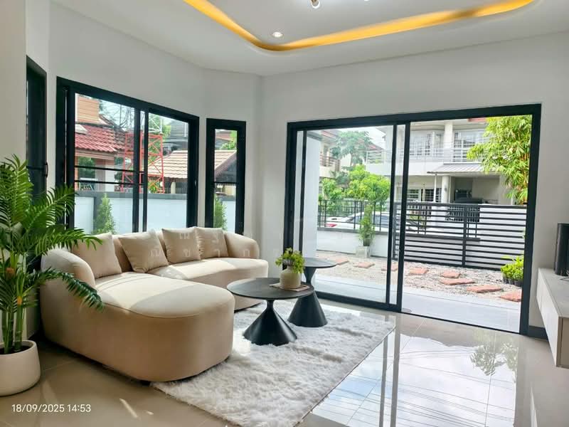 Flora Ville Park City Suwinthawong, Bangkok, Suwinthawong Road, Lam Phak Chi, Nong Chok, Bangkok, 4 Bedrooms, 200 sqm, Single Detached House For Sale, by ณัฐฌาพัชร์ ณิชากรอัมพร, 500199374 - DDproperty.com