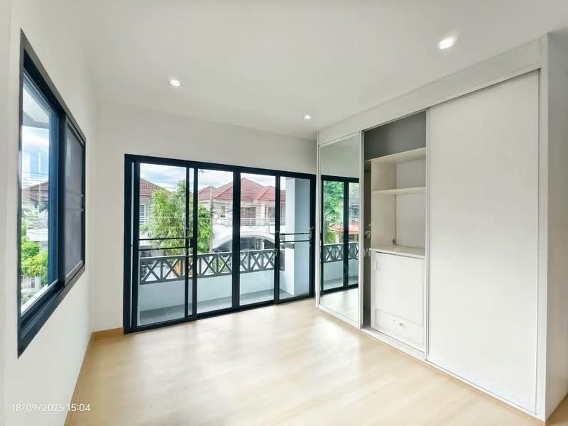 Flora Ville Park City Suwinthawong, Bangkok, Suwinthawong Road, Lam Phak Chi, Nong Chok, Bangkok, 4 Bedrooms, 200 sqm, Single Detached House For Sale, by ณัฐฌาพัชร์ ณิชากรอัมพร, 500199374 - DDproperty.com