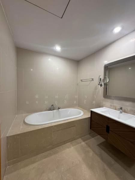 The Empire Place, Bangkok, 88 Narathiwatratchanakharin Road, Thung Maha Mek, Sathon, Bangkok, 2 Bedrooms, 97 sqm, Condo For Rent, by พิมพ์ภัทรา แจ่มอุลิตรัตน, 500199482 - DDproperty.com