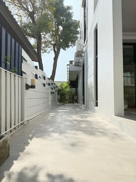 Areeya Mandarina Sukhumvit 77, Bangkok, Sukhumvit 77 Road (On Nut), Suan Luang, Suan Luang, Bangkok, 3 Bedrooms, 250 sqm, Townhouse For Rent, by Merri Bradley, 500199484 - DDproperty.com