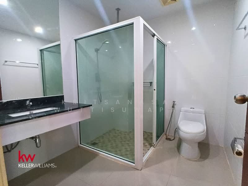 Tourmaline Gold Sathorn-Taksin, Bangkok, 14 Charoen Nakhon Rd, Khlong Ton Sai, Khlong San, Bangkok, 1 Bedroom, 40 sqm, Condo For Sale, by Kritsanasak Wuttisuwapap, 500199529 - DDproperty.com